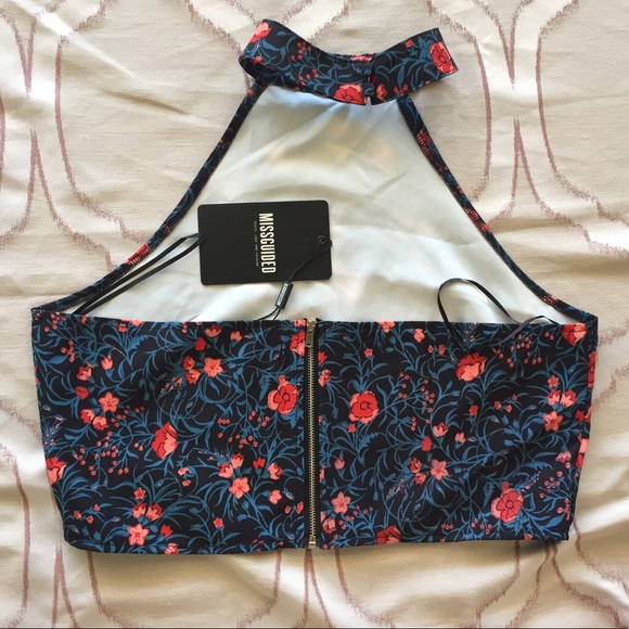 MISSGUIDED Floral Halter Crop Top - Picture 3 of 4